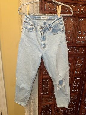 Abercrombie & Fitch Light Wash High Rise Women’s Jeans